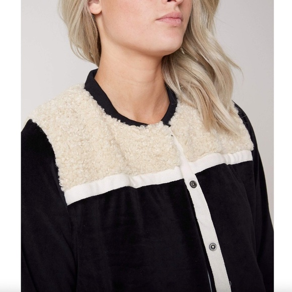 Gimmicks Black Sherpa Women’s Velour Snap Bomber Jacket (S) - Picture 3 of 10